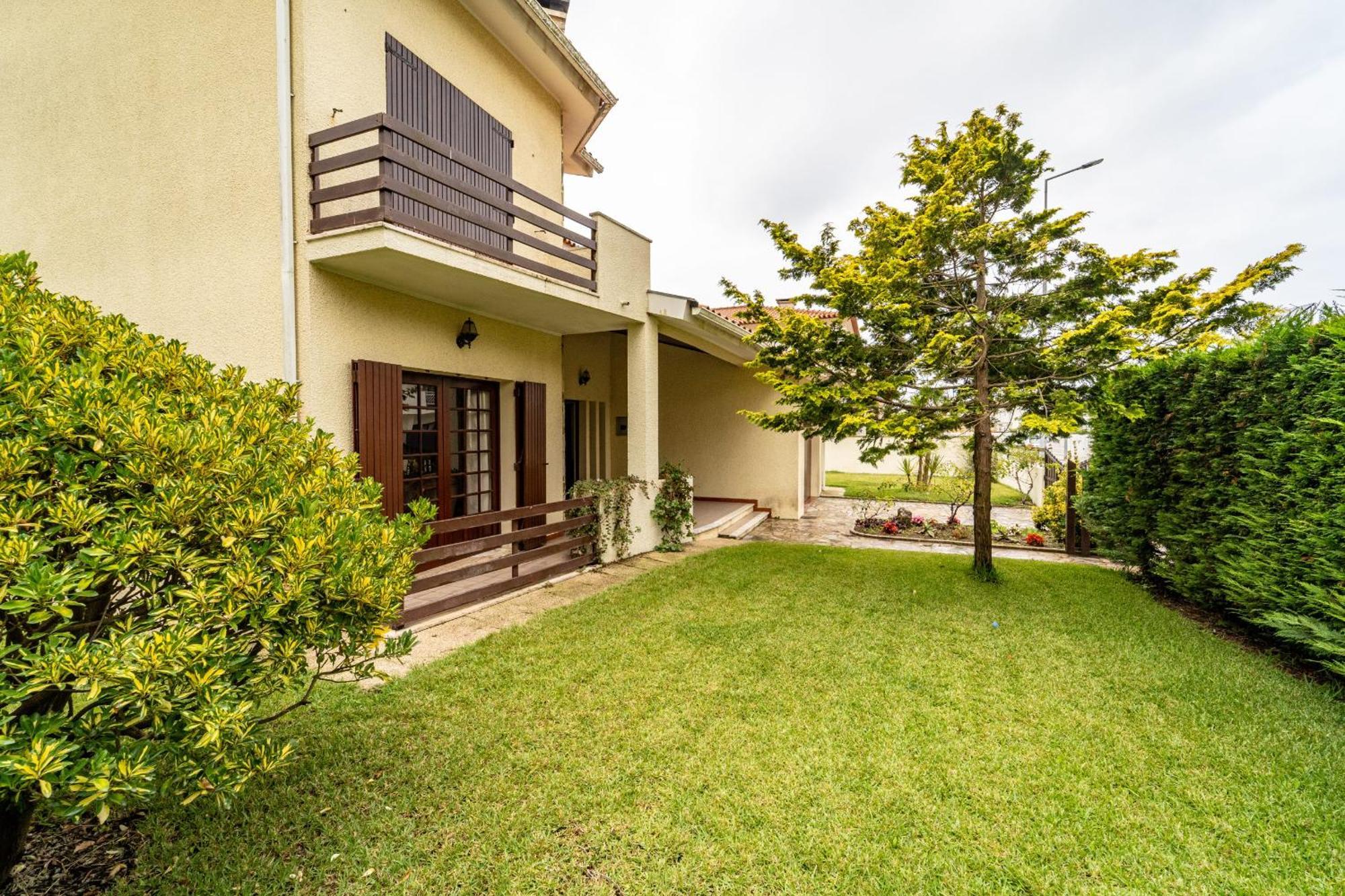 Amorosa Villa, 500M From The Beach By House And People Exterior foto