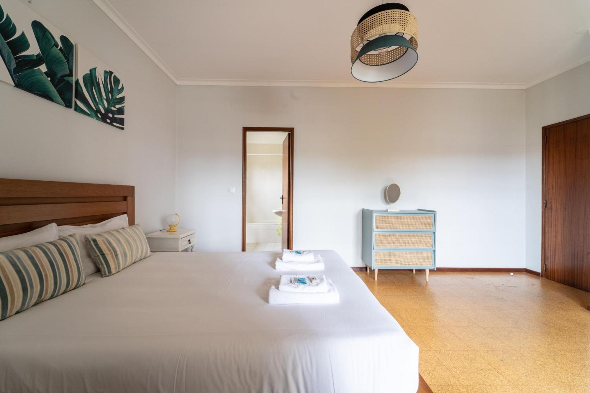 Amorosa Villa, 500M From The Beach By House And People Exterior foto