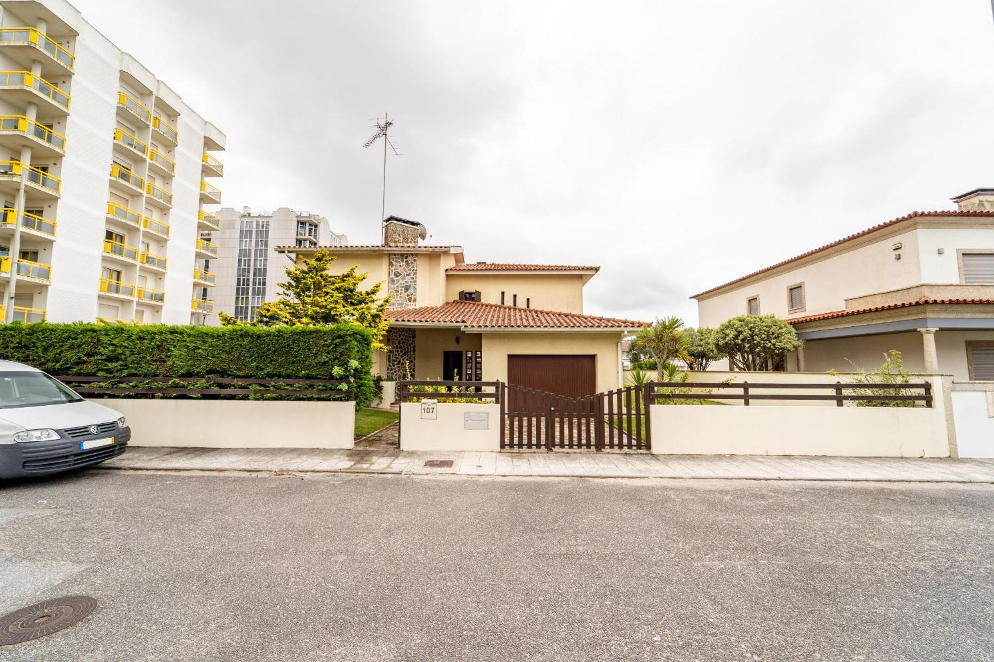 Amorosa Villa, 500M From The Beach By House And People Exterior foto
